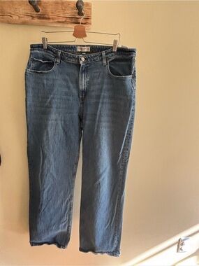 123.) 💙SALE💙 Abercrombie & Fitch / Curve Love / 90s Relaxed High Rise Jeans